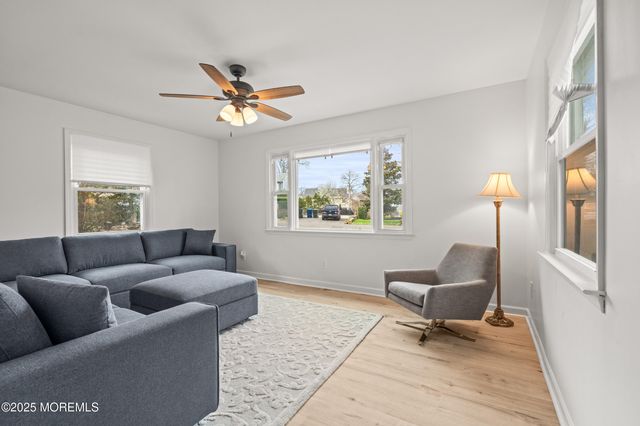 456 Harnell Avenue, Oakhurst, NJ 07755