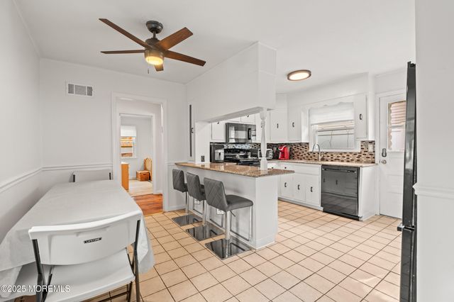 456 Harnell Avenue, Oakhurst, NJ 07755