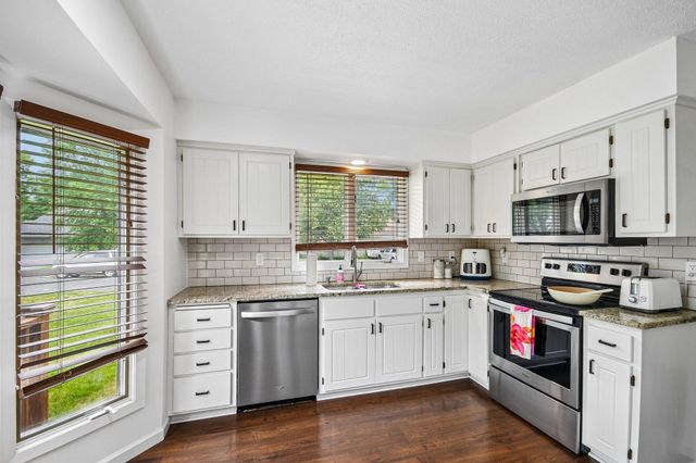 5595 Albert Street, Shoreview, MN 55126