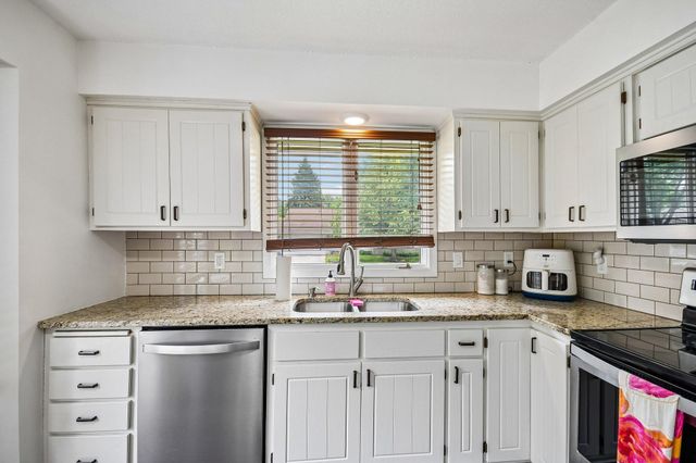 5595 Albert Street, Shoreview, MN 55126