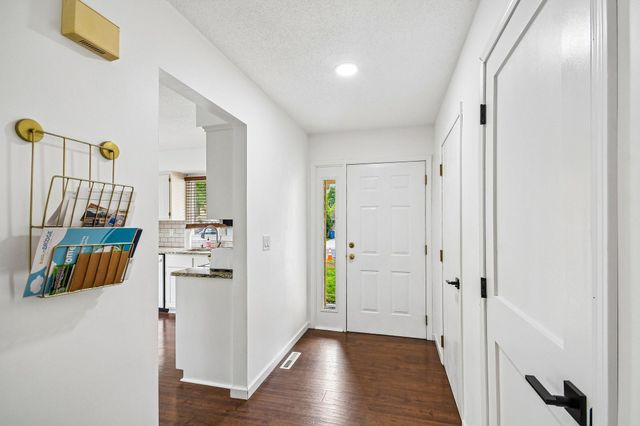 5595 Albert Street, Shoreview, MN 55126