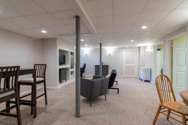 9 Wayside Ln, Clinton Twp., NJ 08833