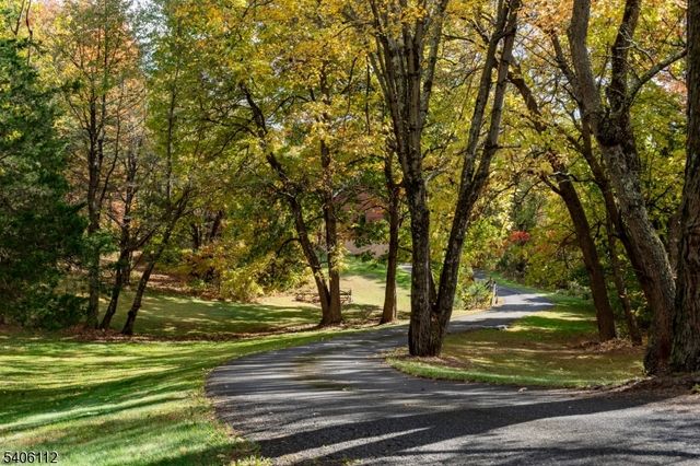 9 Wayside Ln, Clinton Twp., NJ 08833