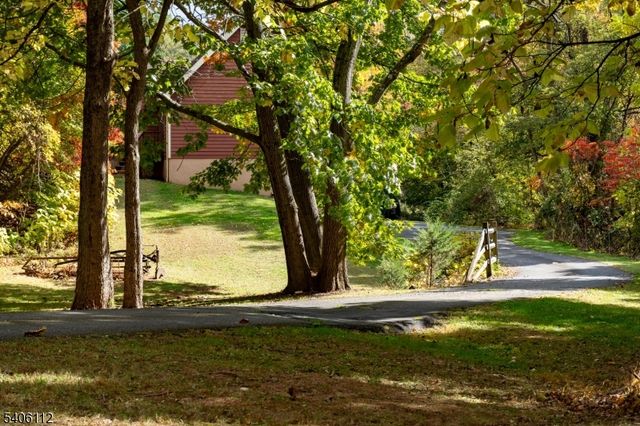 9 Wayside Ln, Clinton Twp., NJ 08833