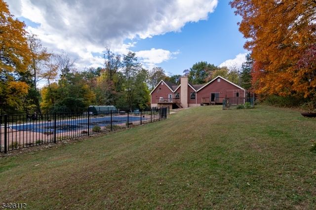 9 Wayside Ln, Clinton Twp., NJ 08833