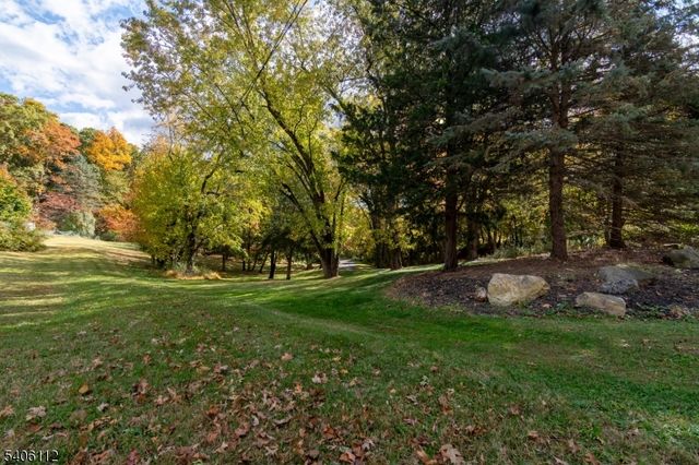 9 Wayside Ln, Clinton Twp., NJ 08833