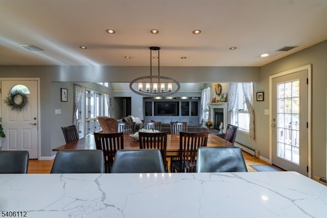 9 Wayside Ln, Clinton Twp., NJ 08833