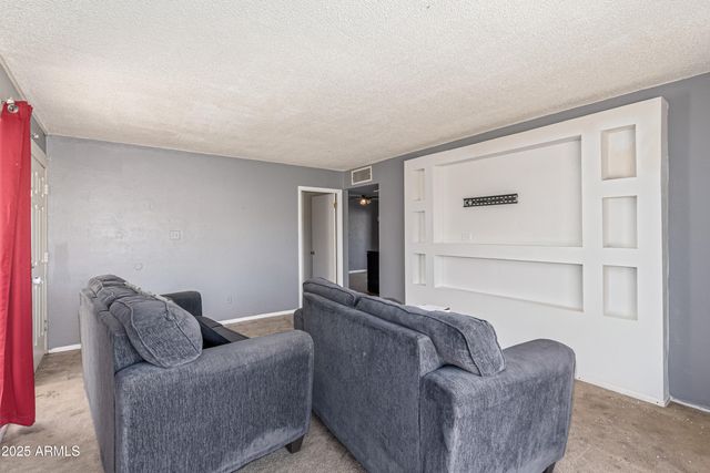 7520 W CRITTENDEN Lane, Phoenix, AZ 85033