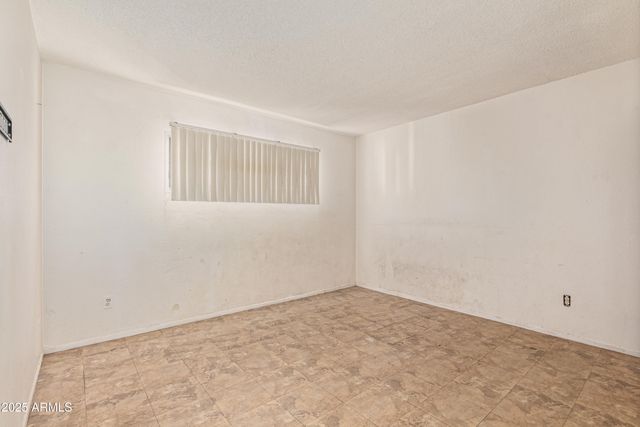 7520 W CRITTENDEN Lane, Phoenix, AZ 85033