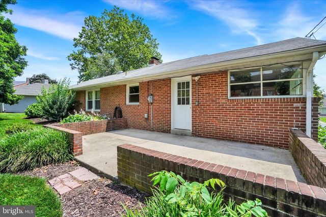 823 GLENDALE RD, York, PA 17403