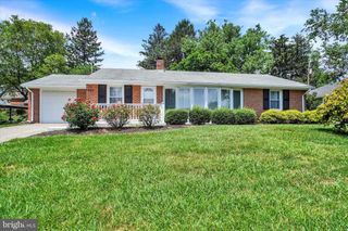 823 GLENDALE RD, York, PA 17403