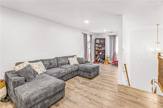 14 South Fairview Street, Johnston, RI 02919