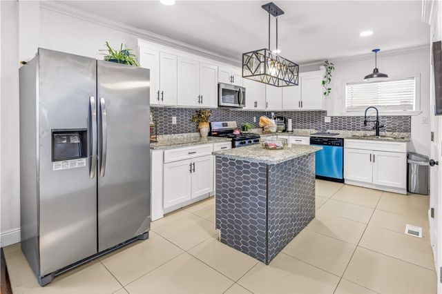 14 South Fairview Street, Johnston, RI 02919