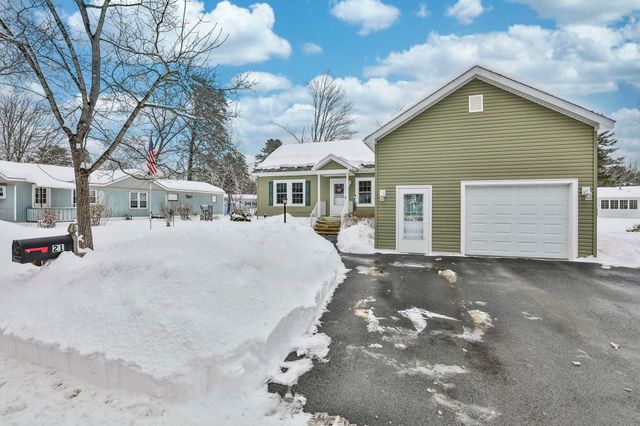 21 Fairfield Drive, Concord, NH 03301