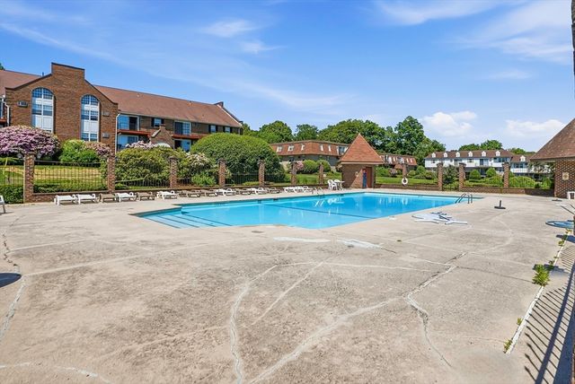 26 Williamsburg Ct 12, Shrewsbury, MA 01545