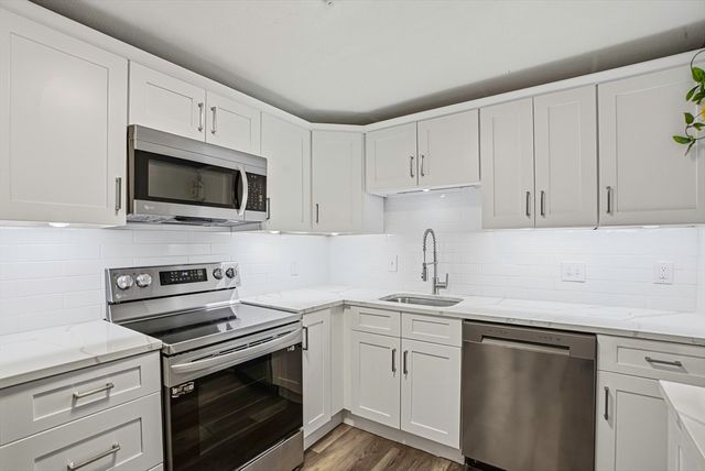 26 Williamsburg Ct 12, Shrewsbury, MA 01545