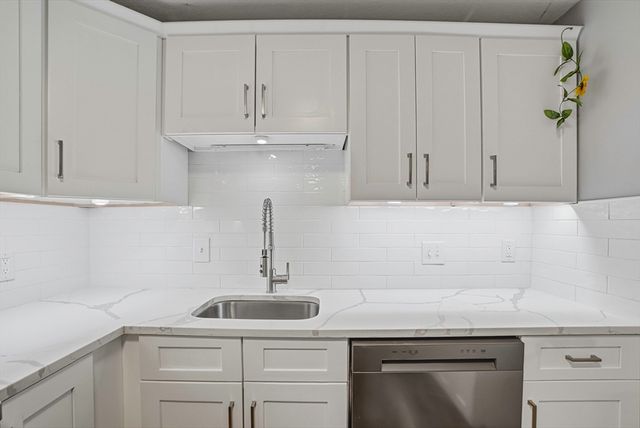 26 Williamsburg Ct 12, Shrewsbury, MA 01545