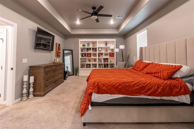 2704 Woodlawn Court, Shawnee, OK 74804