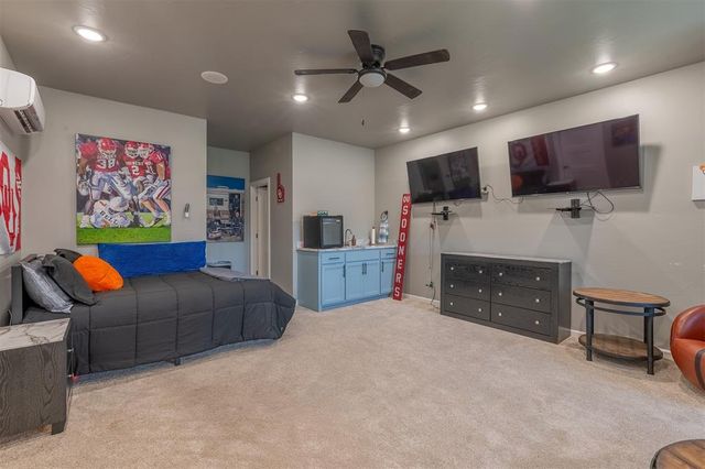 2704 Woodlawn Court, Shawnee, OK 74804
