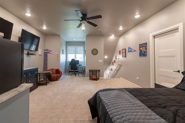 2704 Woodlawn Court, Shawnee, OK 74804