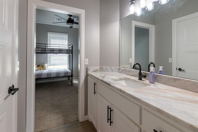 2704 Woodlawn Court, Shawnee, OK 74804