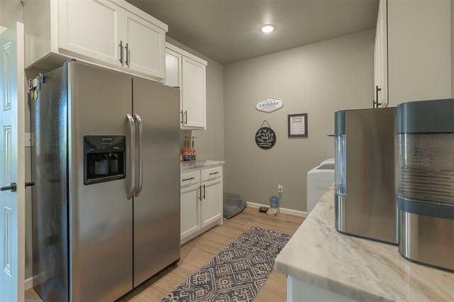 2704 Woodlawn Court, Shawnee, OK 74804