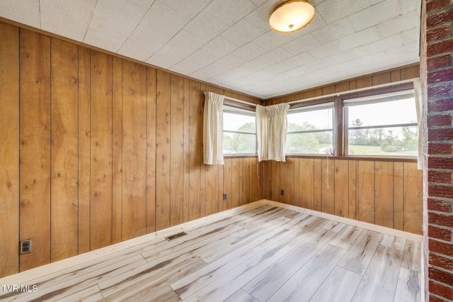 322 Valley Drive, Blountville, TN 37617