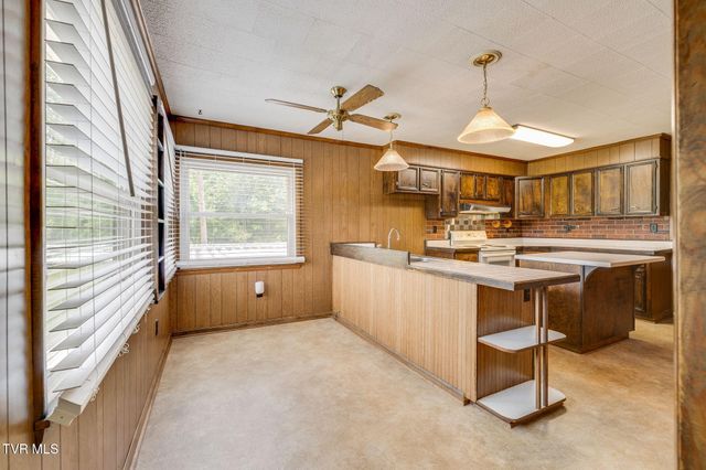 322 Valley Drive, Blountville, TN 37617