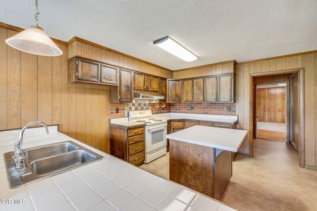 322 Valley Drive, Blountville, TN 37617