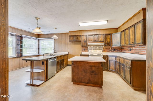 322 Valley Drive, Blountville, TN 37617