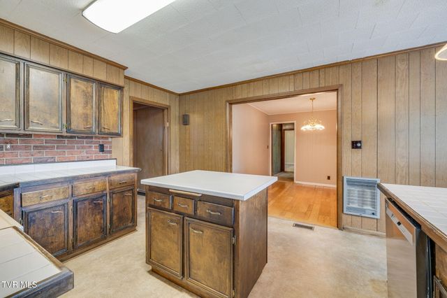 322 Valley Drive, Blountville, TN 37617