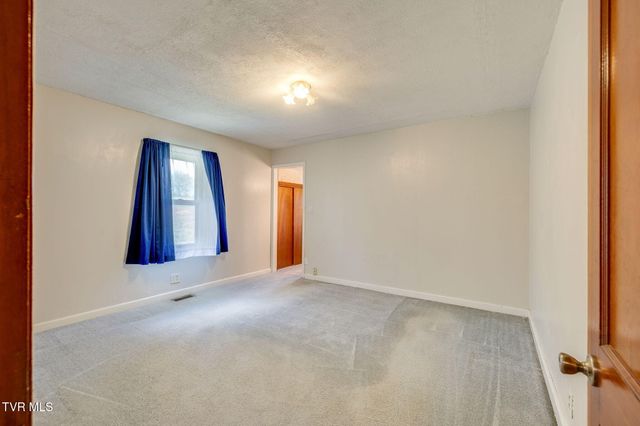 322 Valley Drive, Blountville, TN 37617