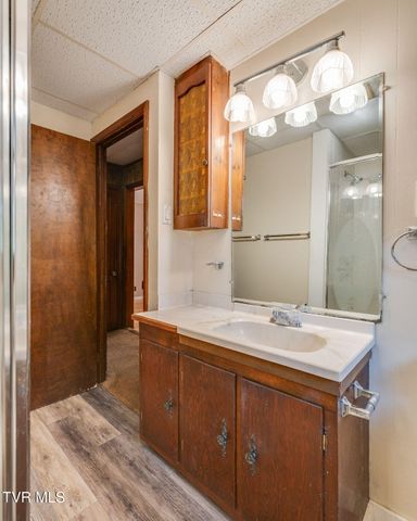 322 Valley Drive, Blountville, TN 37617