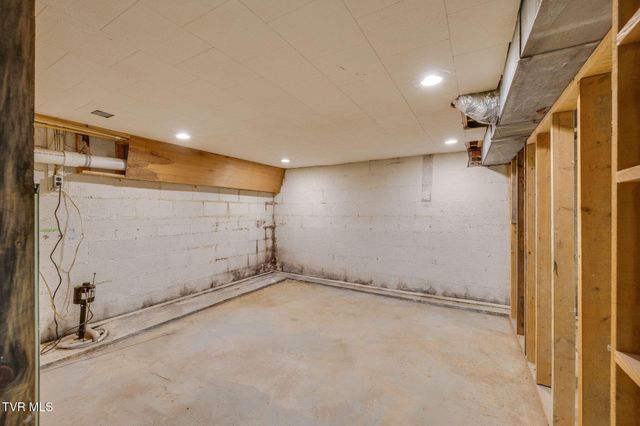 322 Valley Drive, Blountville, TN 37617