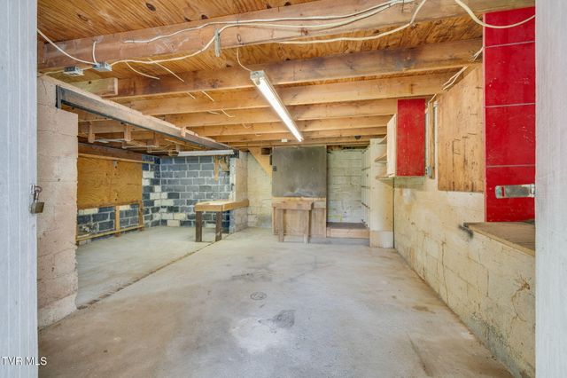 322 Valley Drive, Blountville, TN 37617