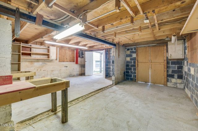 322 Valley Drive, Blountville, TN 37617