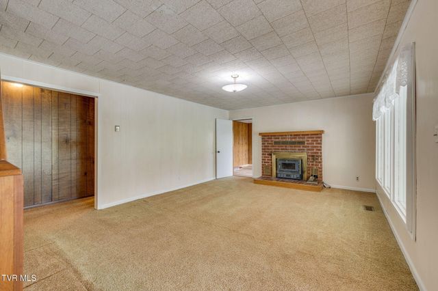 322 Valley Drive, Blountville, TN 37617