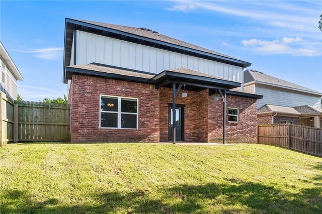 1365 N Sicily Lane, Fayetteville, AR 72704