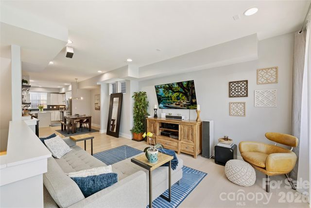 1651 Duckworth Avenue, Charlotte, NC 28208