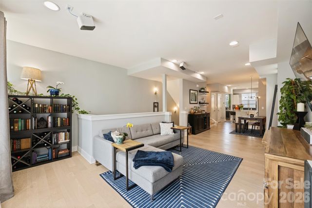 1651 Duckworth Avenue, Charlotte, NC 28208