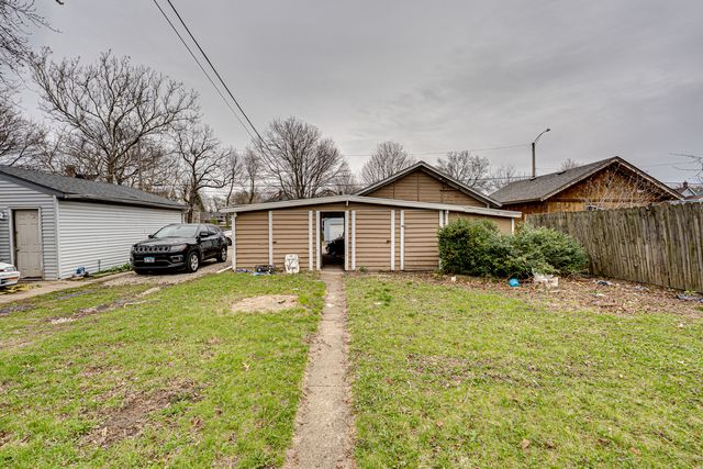 714 Sexton Street 1, Aurora, IL 60505