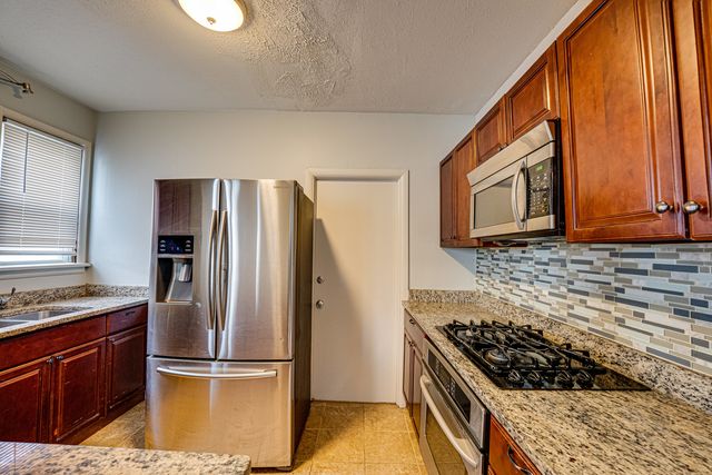 714 Sexton Street 1, Aurora, IL 60505