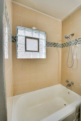 714 Sexton Street 1, Aurora, IL 60505