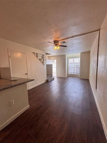 2110 Wilcrest Drive 123, Houston, TX 77042