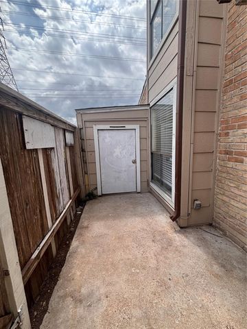 2110 Wilcrest Drive 123, Houston, TX 77042