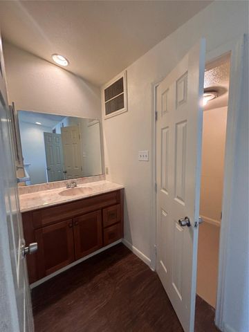 2110 Wilcrest Drive 123, Houston, TX 77042