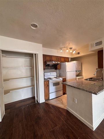 2110 Wilcrest Drive 123, Houston, TX 77042