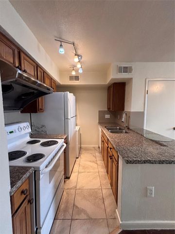 2110 Wilcrest Drive 123, Houston, TX 77042