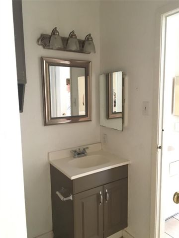 13480 S Thorntree Drive 303, Houston, TX 77015