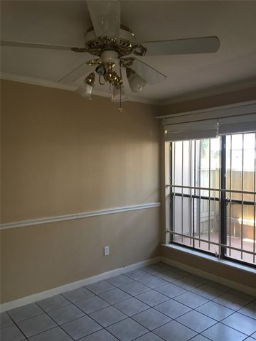 13480 S Thorntree Drive 303, Houston, TX 77015